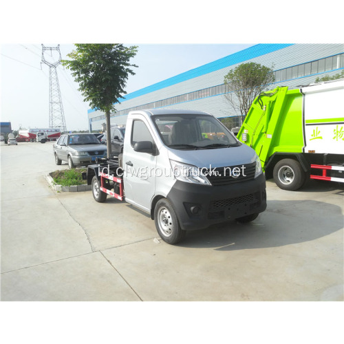 Truk sampah mini ChangAn dapat mengangkat ember